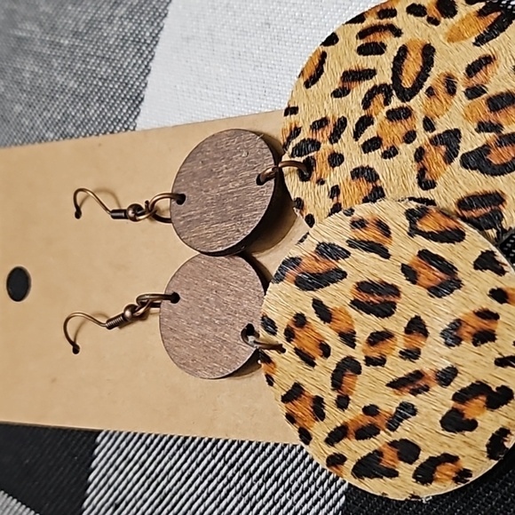 Handmade New Leopard Print Leather & Wooden Circle Dangle Earrings - Picture 2 of 3